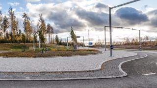 Liikenneympyrä Kivistössä. 