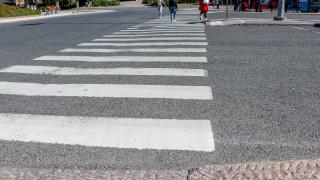 Suojatie Martinlaakson linja-autoasemalla.